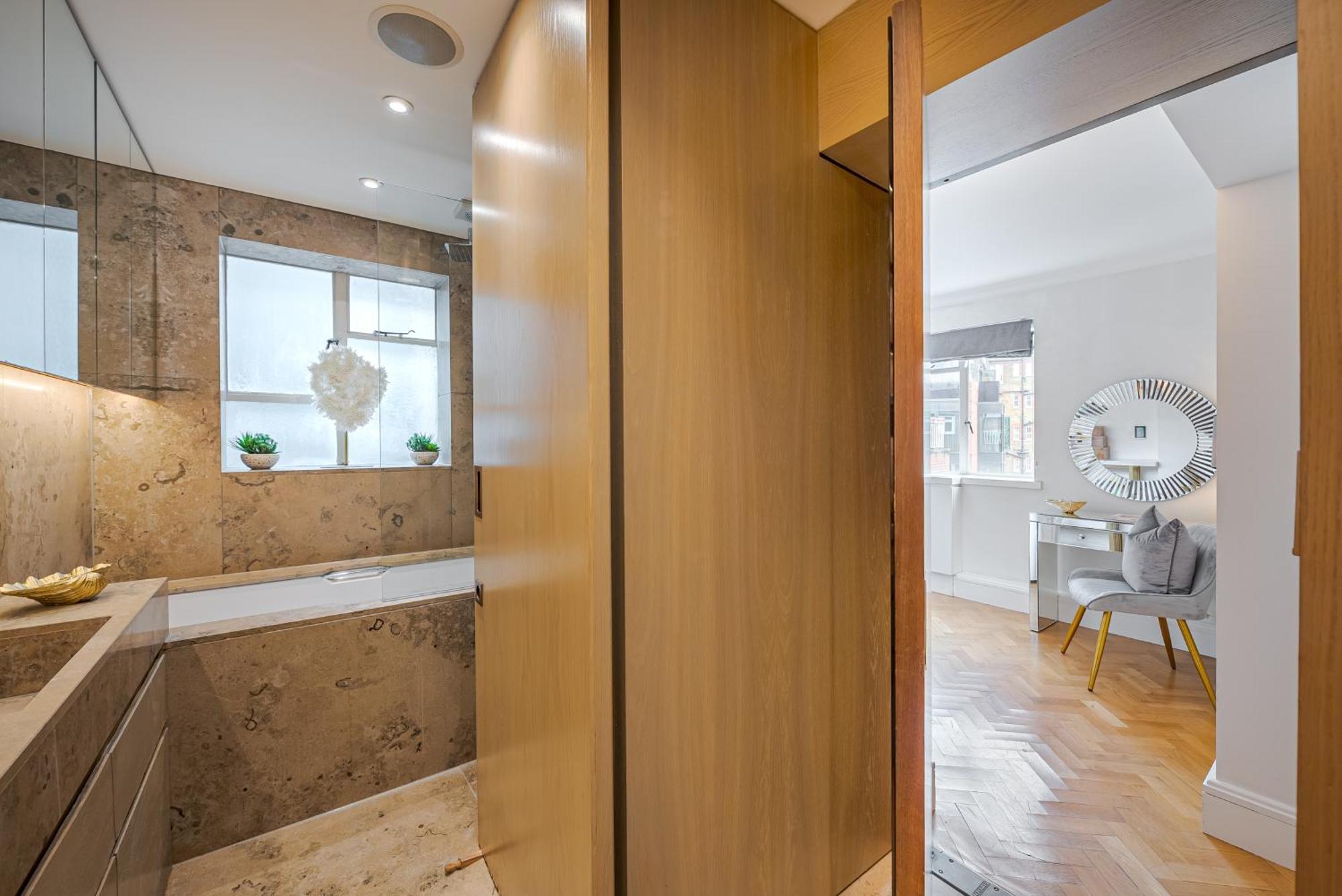 Modern Knightsbridge Apartment With Balcony Overlooking Harrods Prime Location London Exterior photo